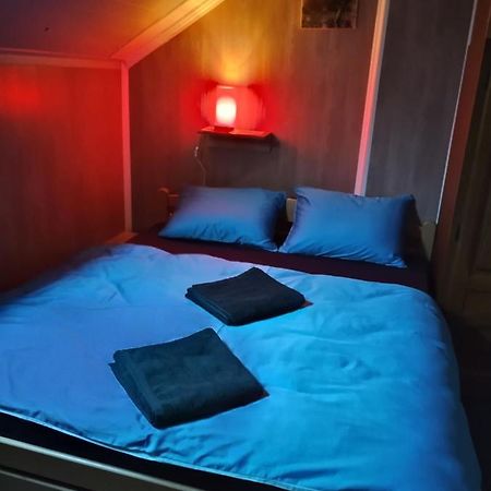 Hostel Suzzzy Novska Екстериор снимка