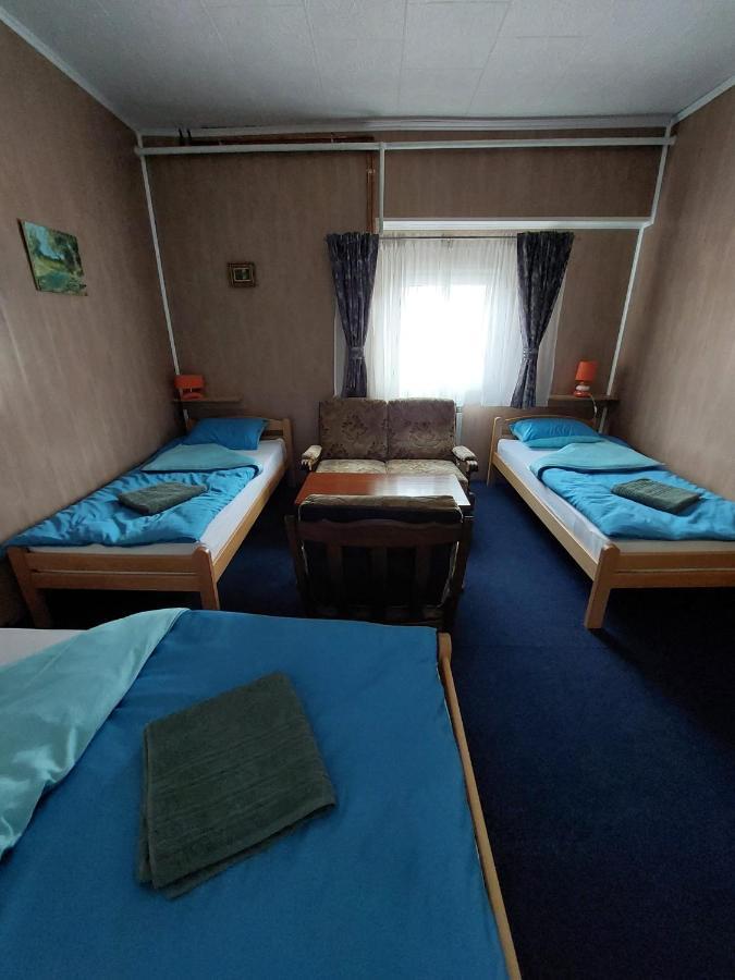 Hostel Suzzzy Novska Екстериор снимка