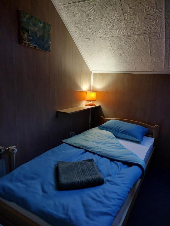 Hostel Suzzzy Novska Екстериор снимка