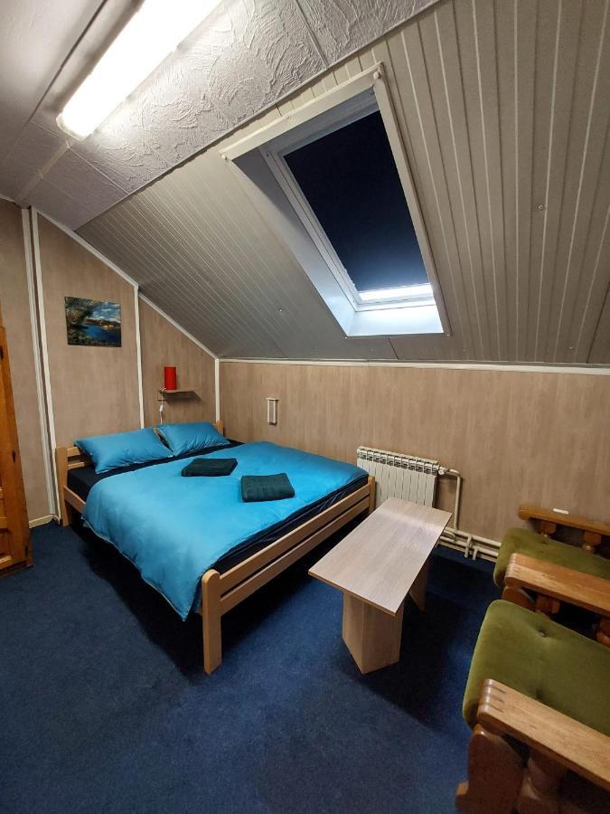Hostel Suzzzy Novska Екстериор снимка