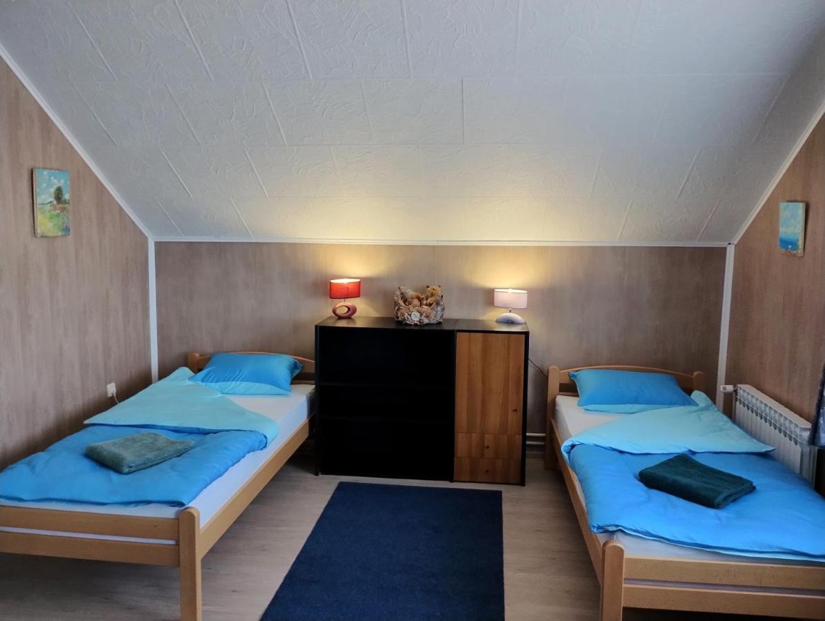 Hostel Suzzzy Novska Екстериор снимка