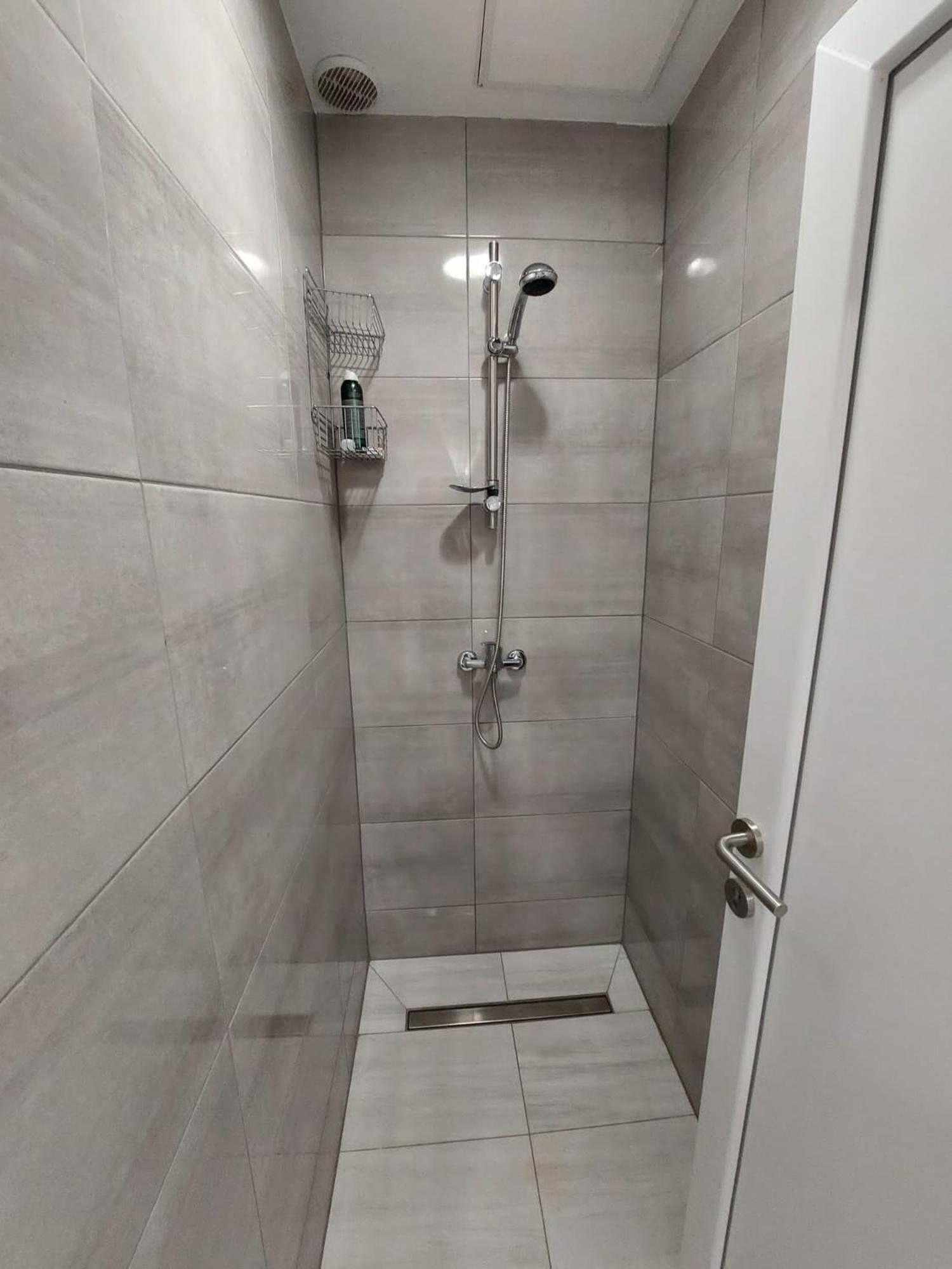 Hostel Suzzzy Novska Екстериор снимка