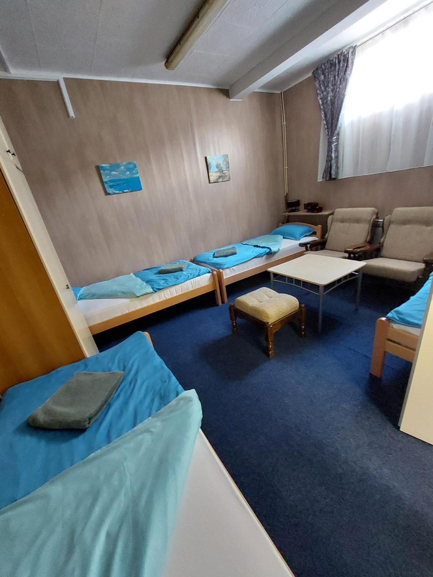 Hostel Suzzzy Novska Екстериор снимка
